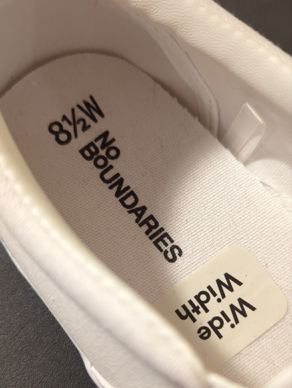 No Boundaries White Twin Gore Canvas Slip-On Sneakers, Wide Width 8 1/2 - Picture 8 of 8